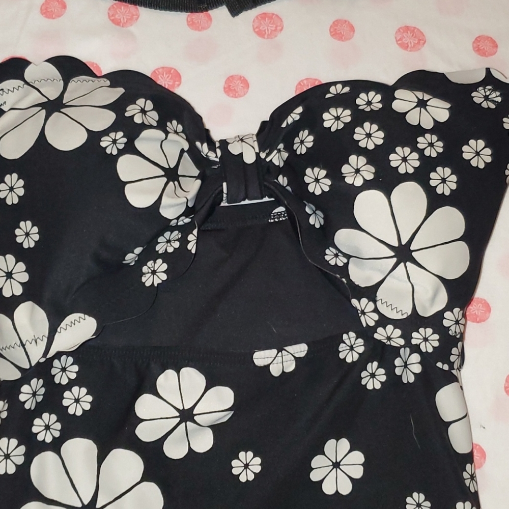 Bathing suit - Picture 2 of 4